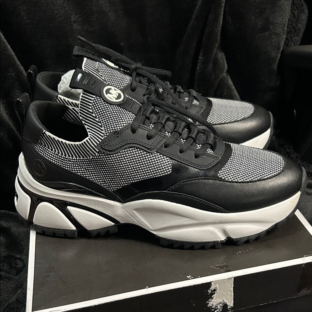Michael Kors Monochrome Men's Sneakers - Picture 2 of 7